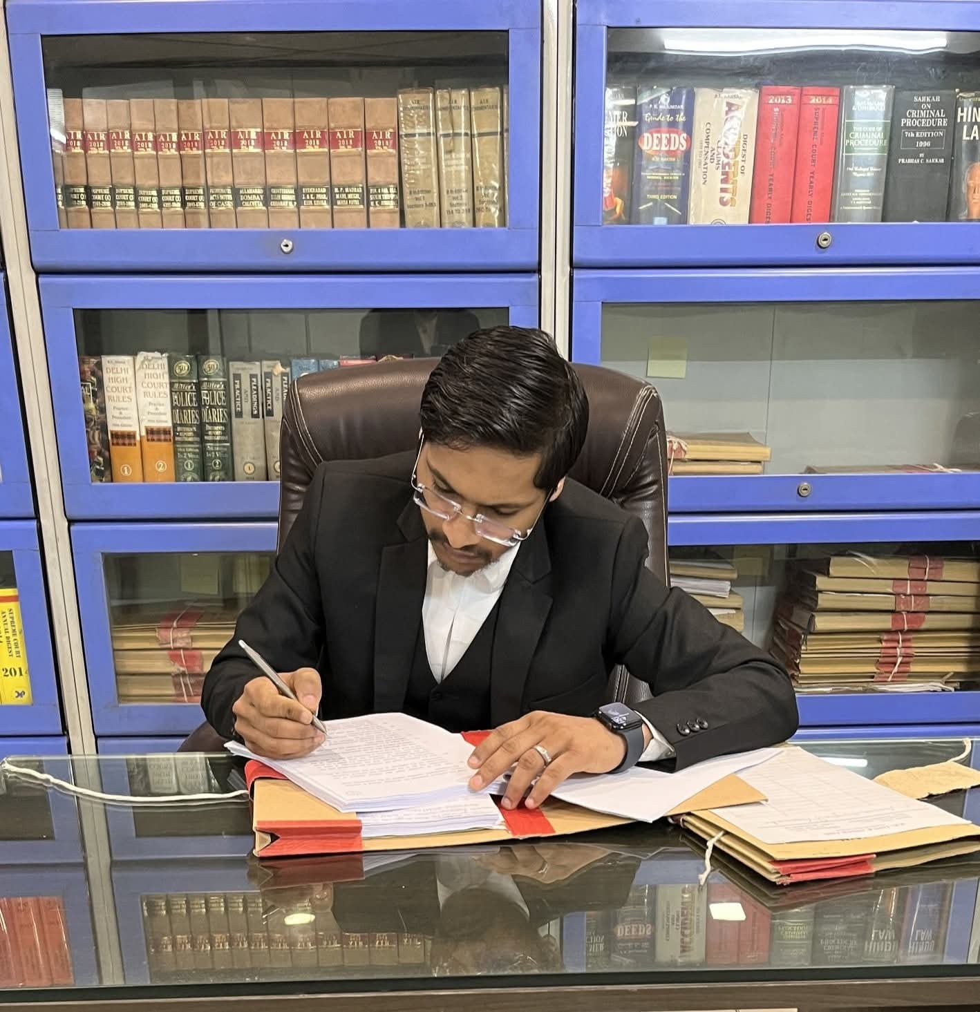 Expert Team - Legal & Financial Experts